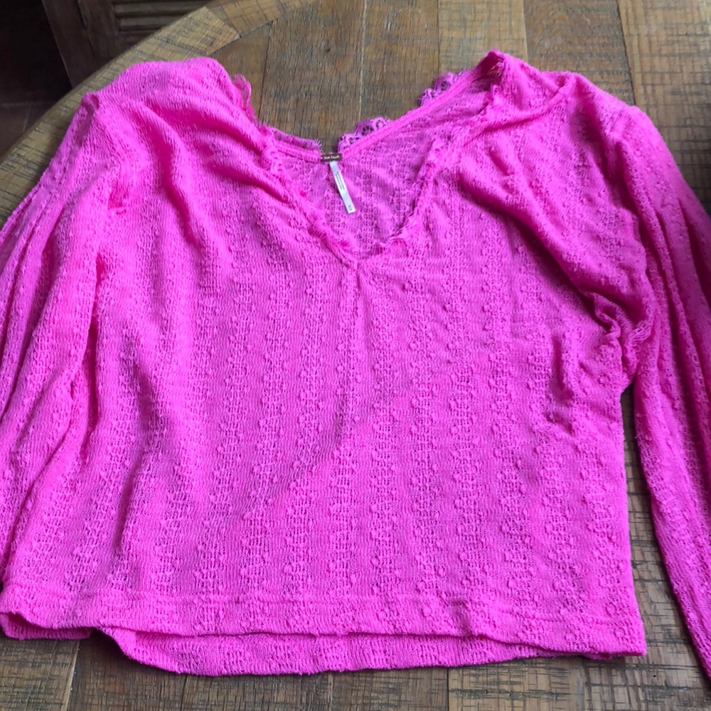 Freepeople pink sweater size m. New cute sexy fit